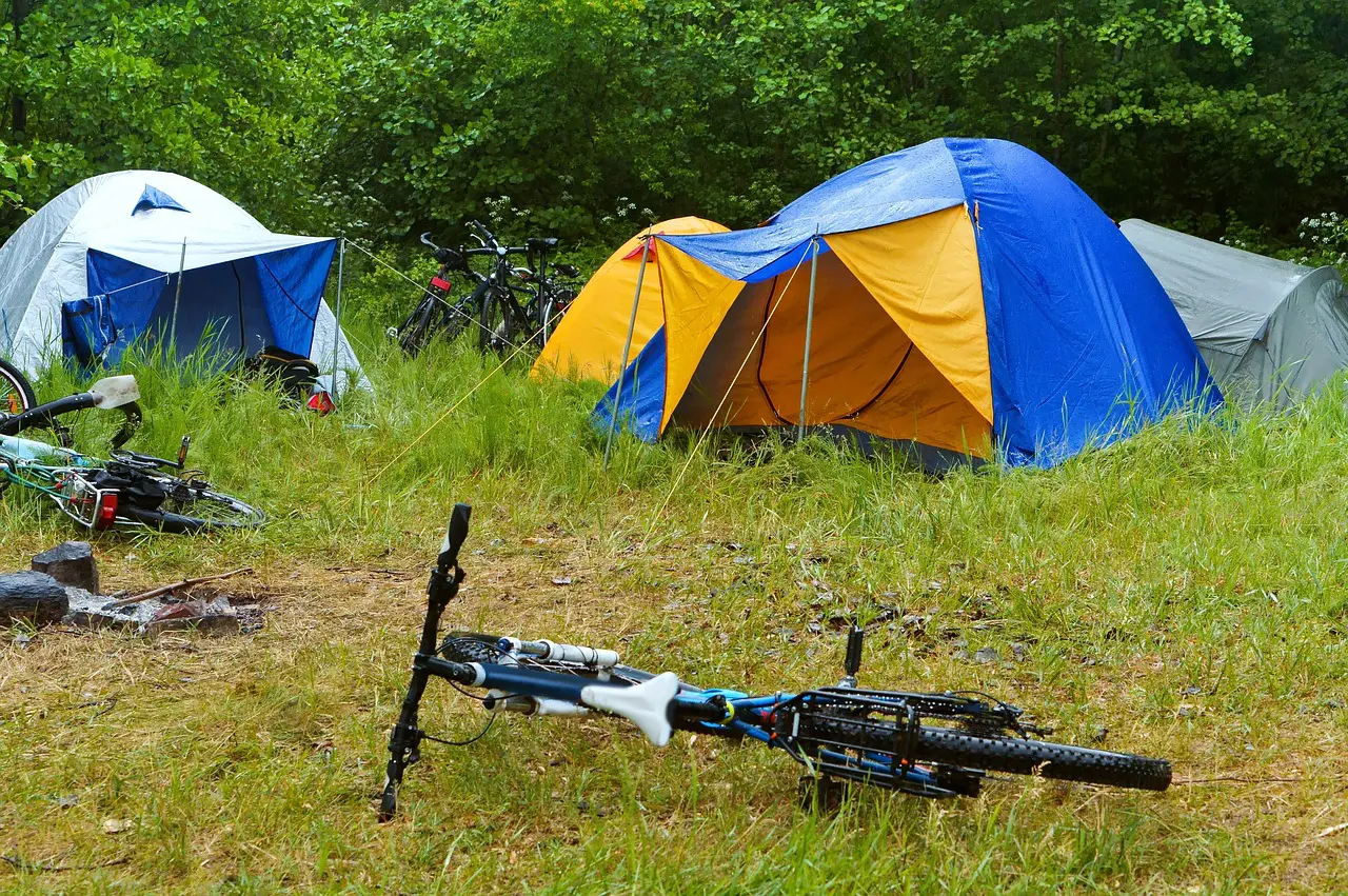 Acampadas y campamentos juveniles en Andalucía